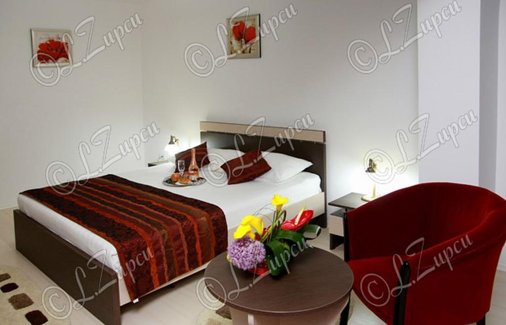 Hotel Royal 2 Urziceni Δωμάτιο φωτογραφία