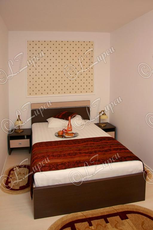 Hotel Royal 2 Urziceni Δωμάτιο φωτογραφία