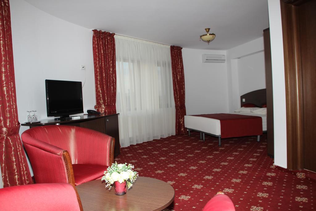Hotel Royal 2 Urziceni Δωμάτιο φωτογραφία