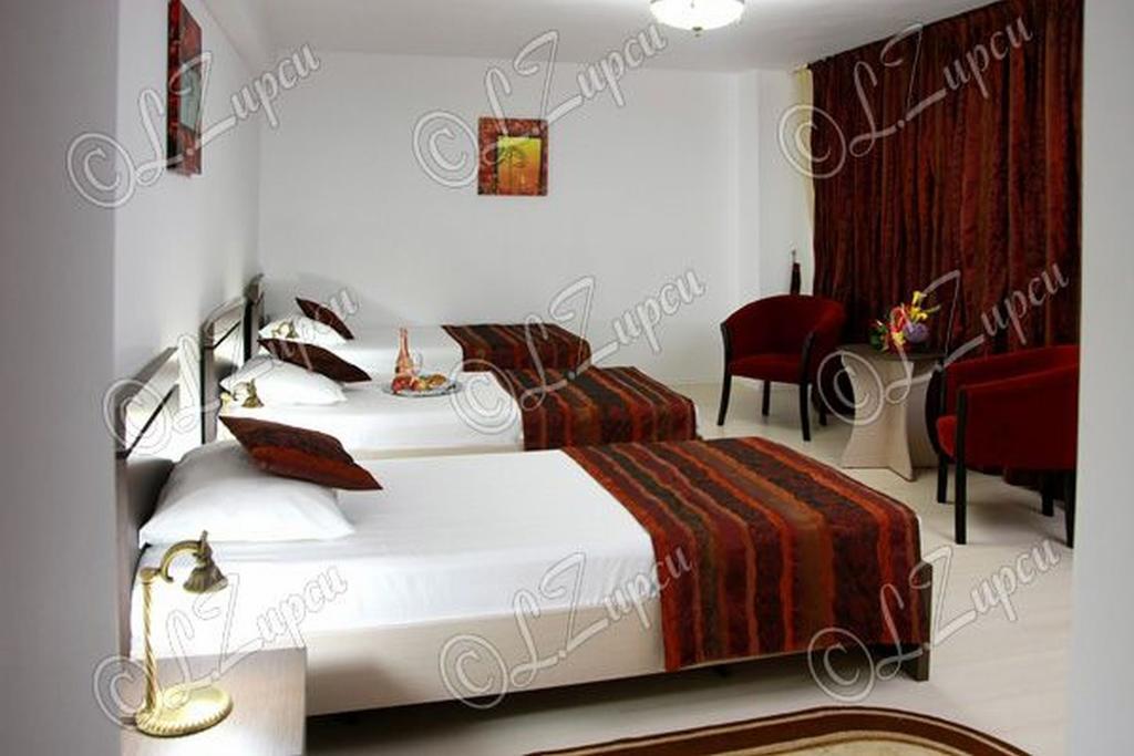 Hotel Royal 2 Urziceni Δωμάτιο φωτογραφία