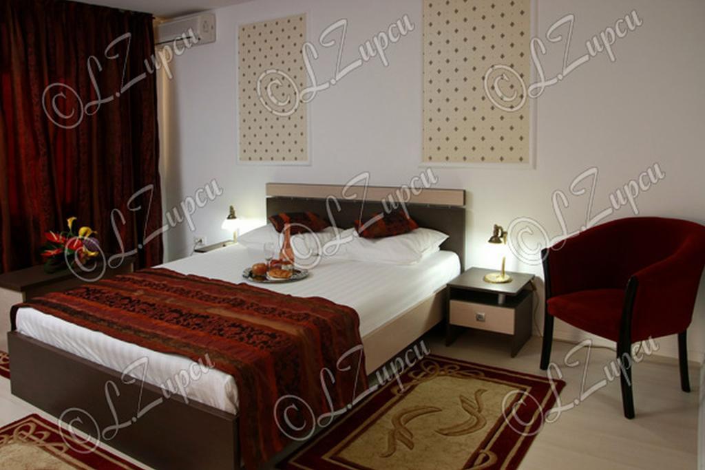 Hotel Royal 2 Urziceni Δωμάτιο φωτογραφία