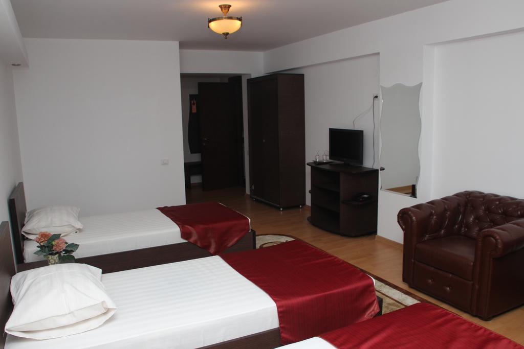 Hotel Royal 2 Urziceni Δωμάτιο φωτογραφία